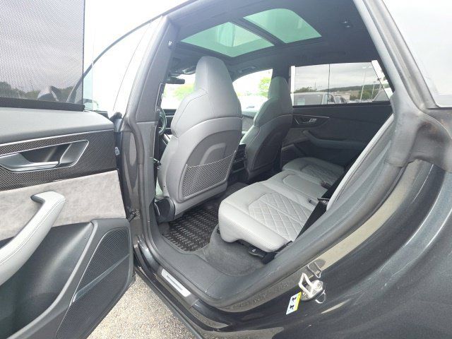 Used 2022 Audi SQ8 Prestige AWD/4WD image 27