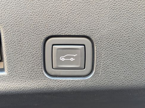 Used 2025 Chevrolet Traverse Z71 w/ Driver Confidence Package image 20