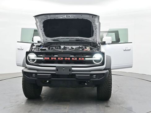 Used 2024 Ford Bronco Outer Banks w/ Sasquatch Package AWD/4WD image 40
