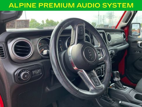 Used 2018 Jeep Wrangler Unlimited Sahara AWD/4WD image 13