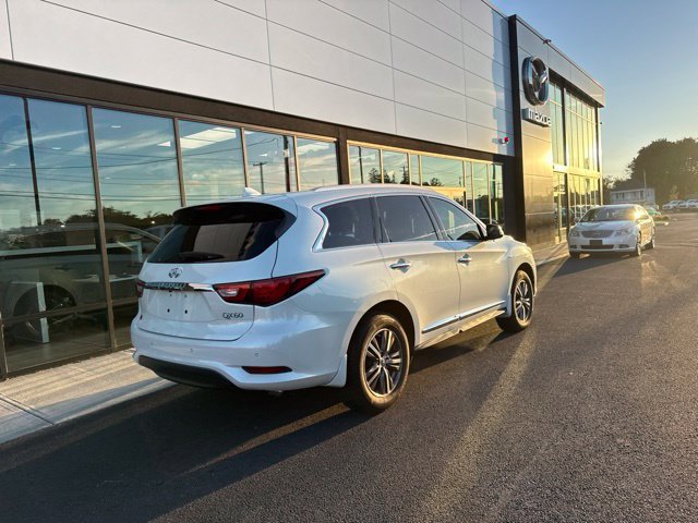 Used 2016 INFINITI QX60 Luxe w/ Premium Plus Package AWD/4WD image 3