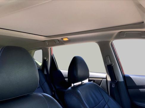 Used 2014 Nissan Rogue SV w/ SV Premium Package FWD image 13