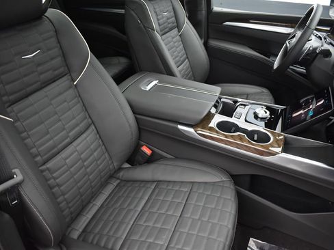 Certified 2026 Cadillac Escalade Platinum Sport w/ LPO, ONYX Package image 39