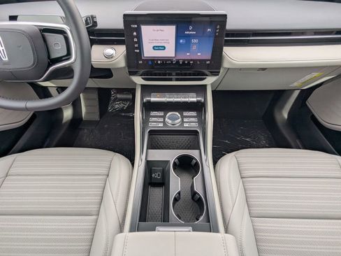 New 2026 Lincoln Nautilus Reserve image 19