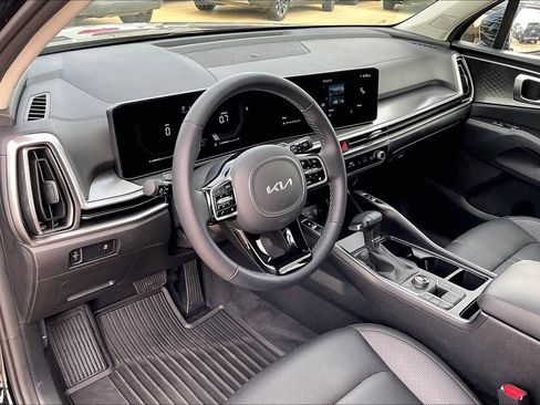 Used 2025 Kia Sorento S AWD/4WD image 14