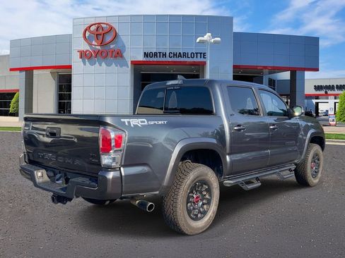 Used 2022 Toyota Tacoma TRD Sport w/ Technology Package RWD image 8