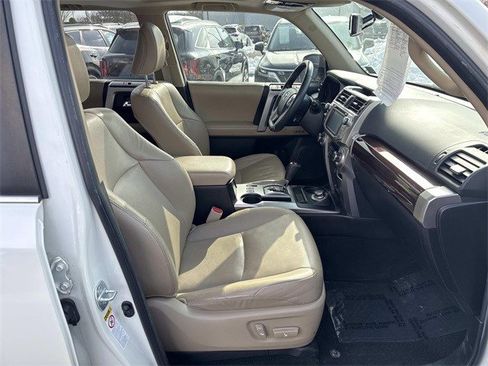 Used 2015 Toyota 4Runner Limited image 9