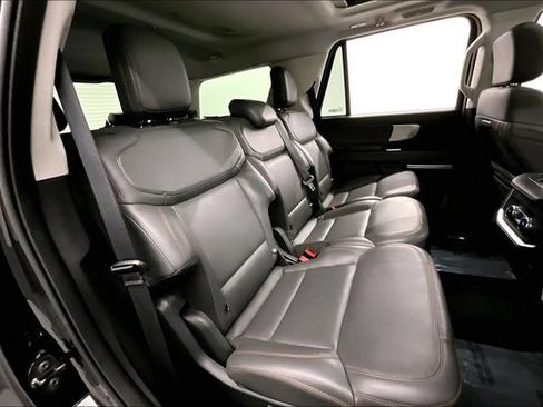 Used 2025 Ford Expedition Active AWD/4WD image 27