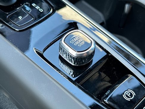 New 2026 Volvo XC60 B5 Plus w/ Climate Package image 20