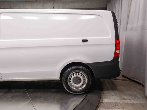 Used 2022 Mercedes-Benz Metris image 8