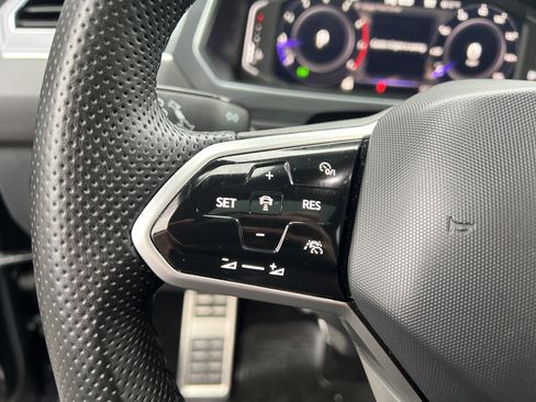 Used 2024 Volkswagen Tiguan SEL R-Line image 19