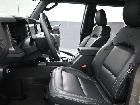New 2026 Ford Bronco Badlands image 9