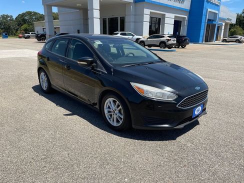 Used 2016 Ford Focus SE FWD image 9