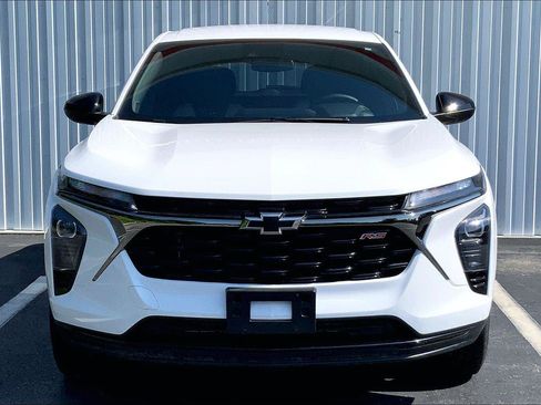 Used 2026 Chevrolet Trax RS w/ Driver Confidence Package FWD image 3