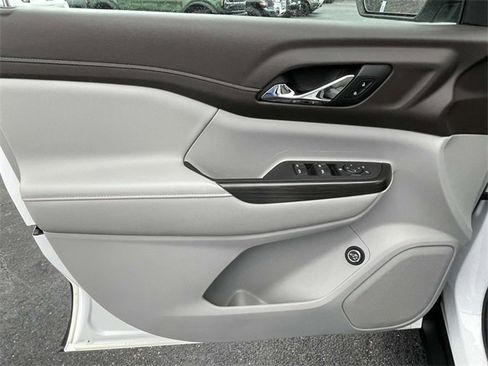 Certified 2020 GMC Acadia SLT image 16