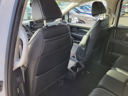 Used 2025 Honda Odyssey Touring image 13