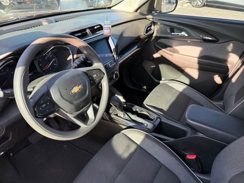 Used 2021 Chevrolet TrailBlazer LT w/ Convenience Package FWD image 9