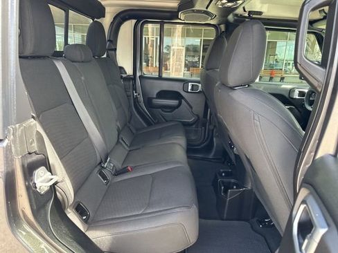 Certified 2022 Jeep Gladiator Sport AWD/4WD image 37