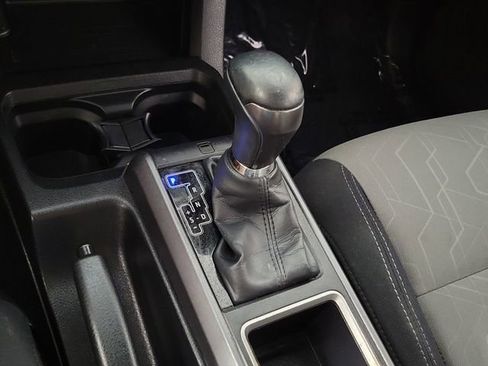 Used 2022 Toyota Tacoma TRD Sport w/ Technology Package AWD/4WD image 31