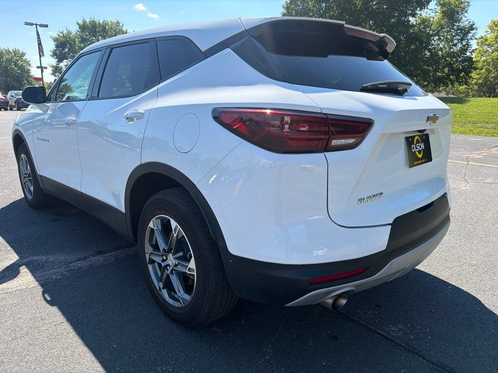 Certified 2025 Chevrolet Blazer LT FWD image 5