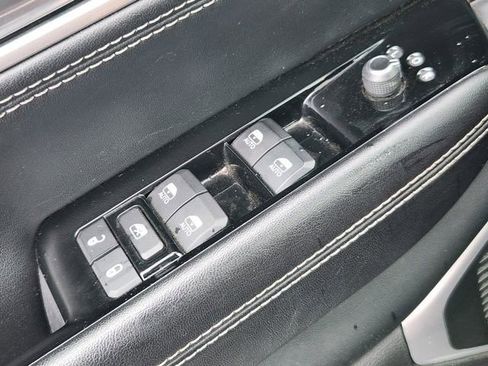 Used 2024 Jeep Wagoneer Series II w/ Flexible Seating Group image 20