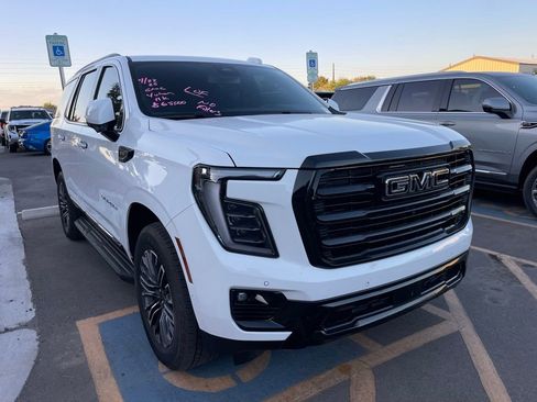 Used 2025 GMC Yukon Elevation RWD image 2