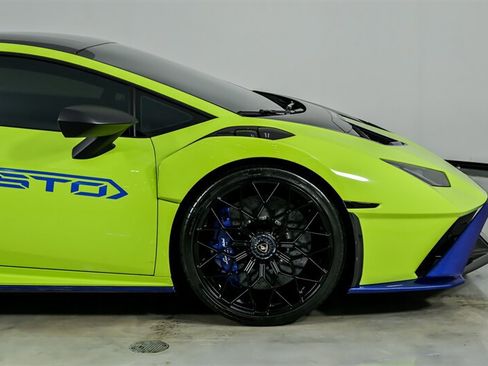 Used 2022 Lamborghini Huracan STO RWD image 15