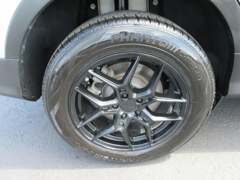 Used 2017 Ford Escape S FWD image 9