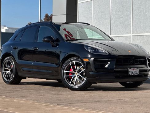 Used 2023 Porsche Macan S image 2