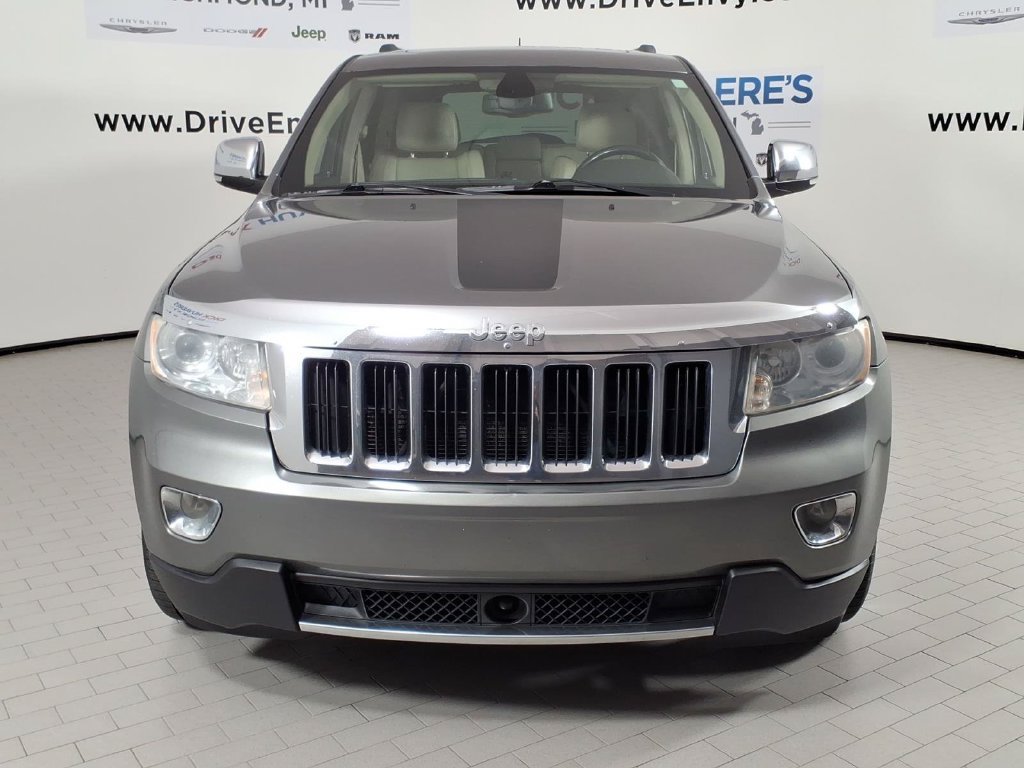 Used 2011 Jeep Grand Cherokee Limited w/ Trailer Tow Group IV AWD/4WD image 2