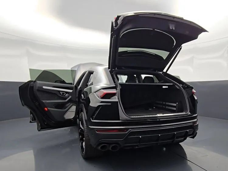 Used 2022 Lamborghini Urus AWD/4WD image 24