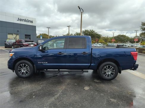 Certified 2024 Nissan Titan SV w/ SV Convenience Package image 11