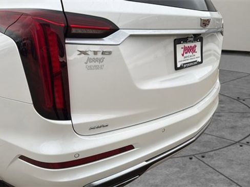 Used 2023 Cadillac XT6 Premium Luxury image 29