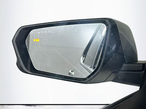 Used 2018 Chevrolet Equinox LT FWD image 16
