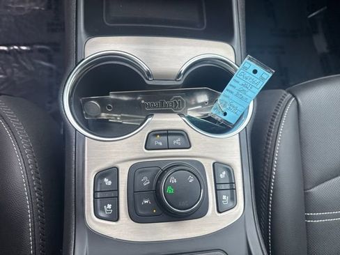 Used 2024 GMC Terrain Denali w/ Denali Premium Package AWD/4WD image 22