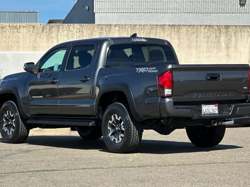 Used 2019 Toyota Tacoma TRD Off-Road w/ Technology Package image 7