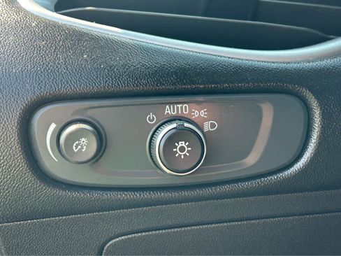Used 2025 Chevrolet Malibu LT FWD image 16