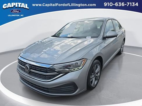 Used 2024 Volkswagen Jetta SE FWD image 1