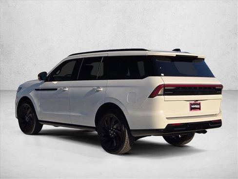 New 2025 Lincoln Navigator Reserve w/ Jet Appearance Package image 7