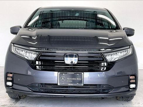Used 2024 Honda Odyssey Touring image 3