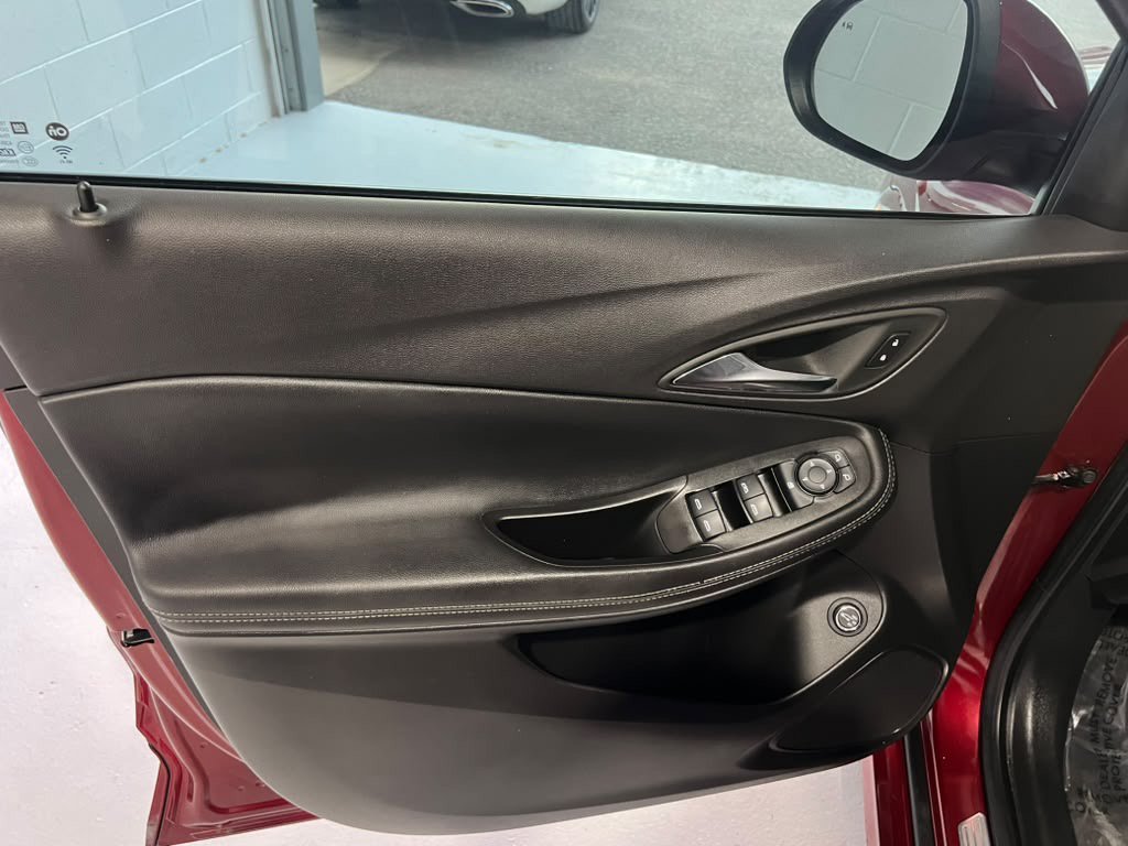 Used 2023 Buick Encore GX Select w/ Sport Touring Package FWD image 11