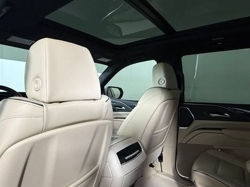 Used 2023 Cadillac Escalade Premium Luxury AWD/4WD image 25