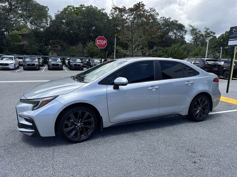 Used 2025 Toyota Corolla SE FWD image 10