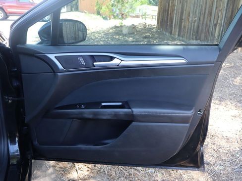 Used 2014 Ford Fusion SE FWD image 26