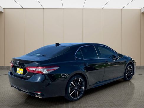 Used 2019 Toyota Camry XSE FWD image 3
