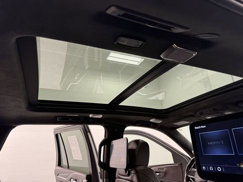 Used 2022 Cadillac Escalade Premium Luxury Platinum image 44