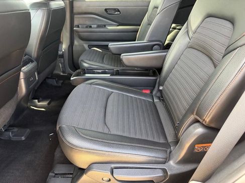Used 2023 Nissan Pathfinder Rock Creek AWD/4WD image 12