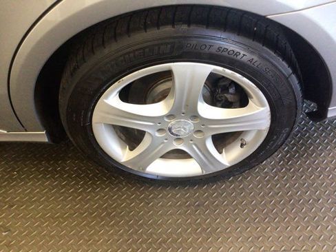 Used 2014 Mercedes-Benz E 350 4MATIC Sedan image 27