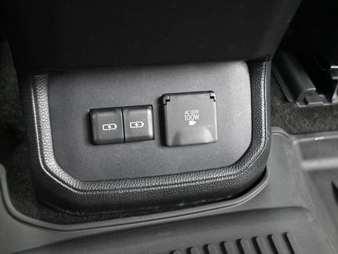 Used 2023 Toyota Highlander Platinum FWD image 20
