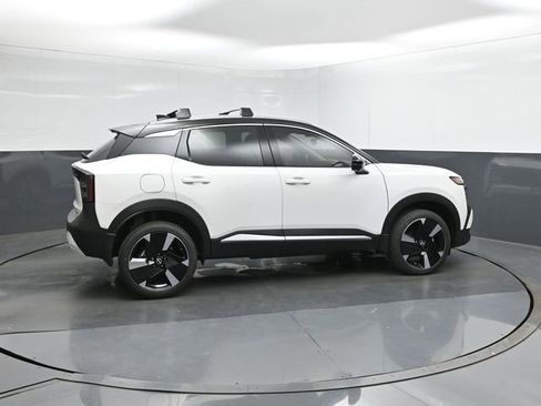 New 2026 Nissan Kicks SR w/ Cold Weather Package FWD image 11